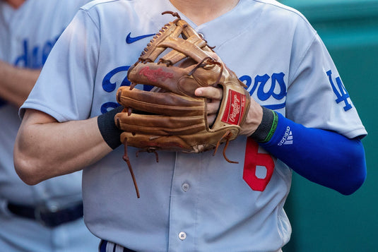 Guía definitiva: ¿Cómo escoger tu guante de béisbol ideal según tu posición?